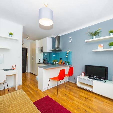 Cozy Studio Next To The Metro And City Center Varsavia Esterno foto